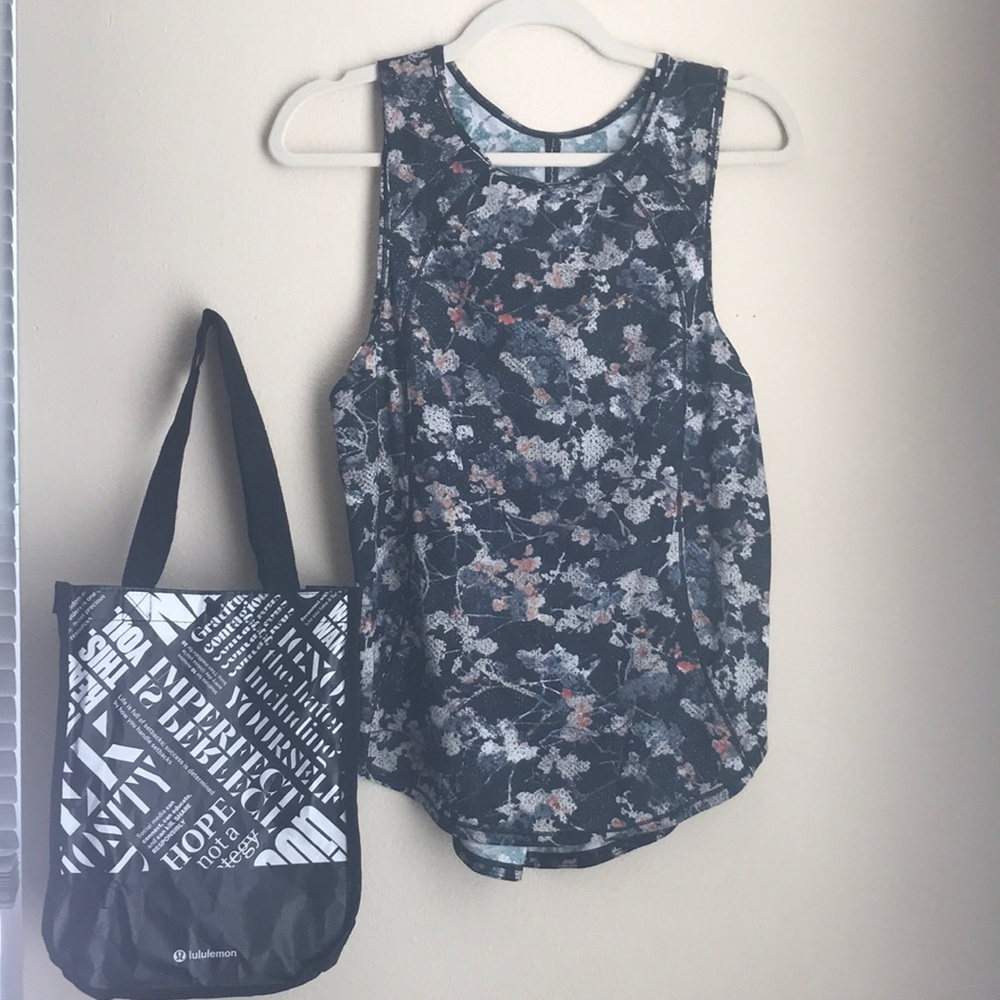 🍋 Lululemon Tank w/ Reusable Bag!!